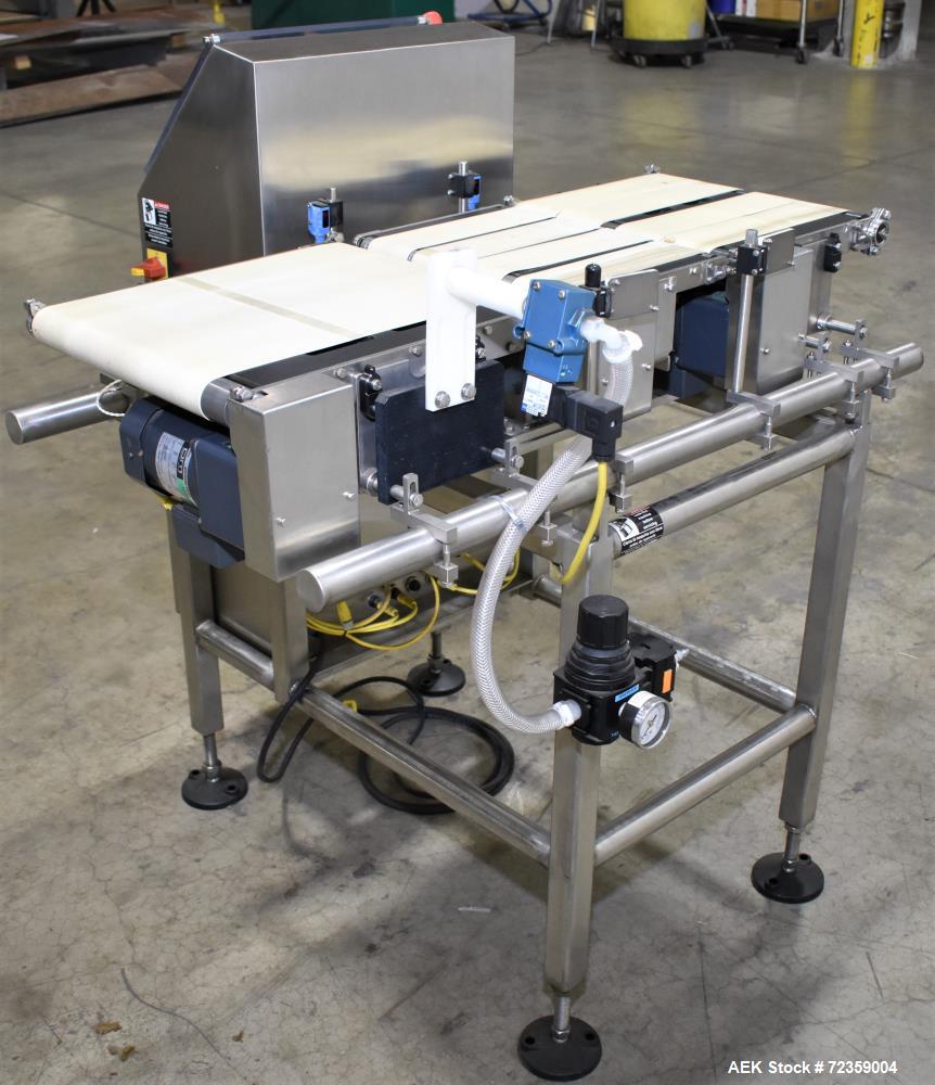 Used Loma LCW-3000 Belt Checkweigher with Reject. Up to 6.6 lbs capacity.